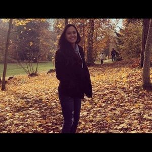 Meet your Posher, Anakela